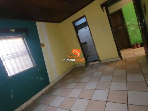 Studio moderne à louer à garanti Biyemassi