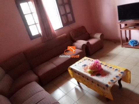 Très vaste studio meublé à louer à Nkolbisson