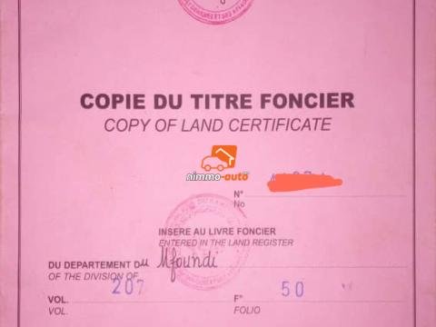 Terrain commercial à vendre à Etoudi