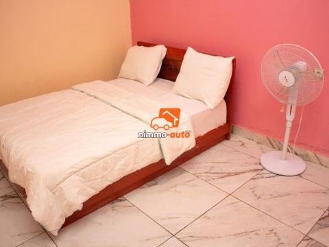 Chambres Meublés à louer à Ekounou