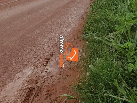 Terrain commercial à vendre à Soa fin goudron