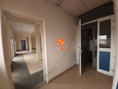 Très Grand Bureau Haut Standing de 200m² au Centre-Ville