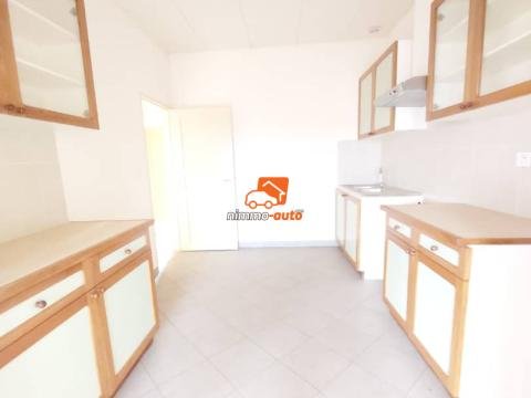 Appartement Haut Standing avec Groupe à Odza