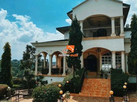 Villa meublées à louer à Yaoundé Nkolfoulou