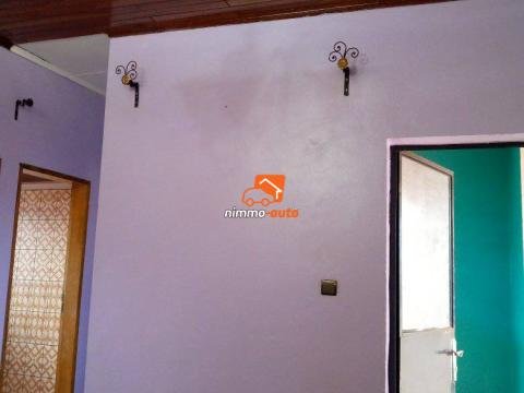 Studio moderne à louer à Nkolfoulou