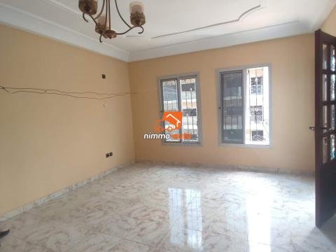 Appartement nouvellement construit à Odza