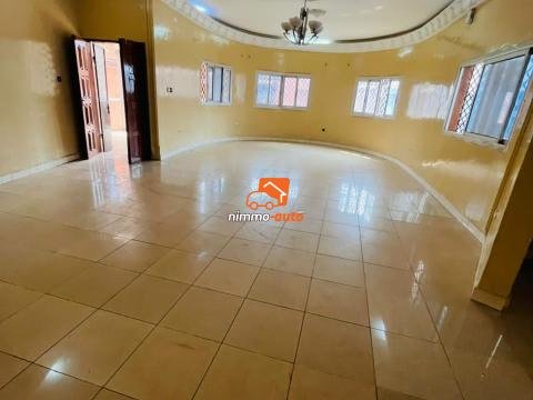 maison à louer à Biyem-assi