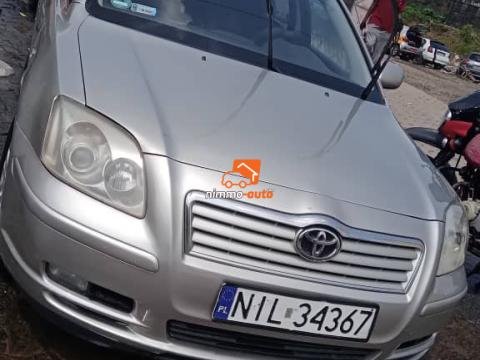 toyota avensis à vendre
