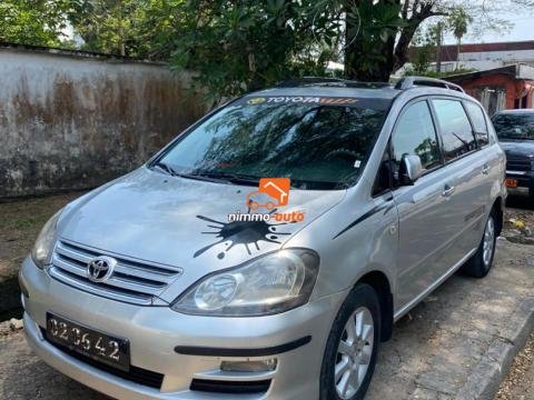 Toyota verso très spacieuse à louer sur Douala et en dehors