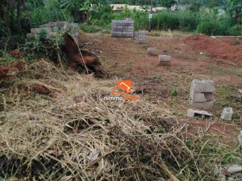 Villa en chantier à vendre au carrefour Awae escalier