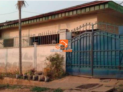 Maison à vendre à Biyem assi lycée