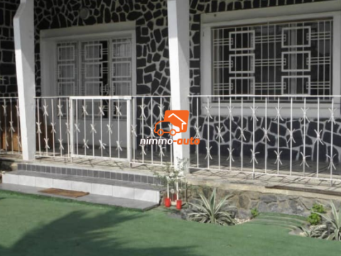 Villa meublée à louer à Douala Deido
