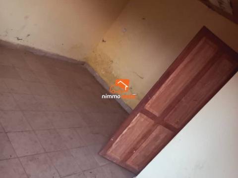 Chambre à louer à Nkoulou après awae escalier