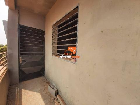 Appartement et Studio Moderne à Biyem-Assi en Route