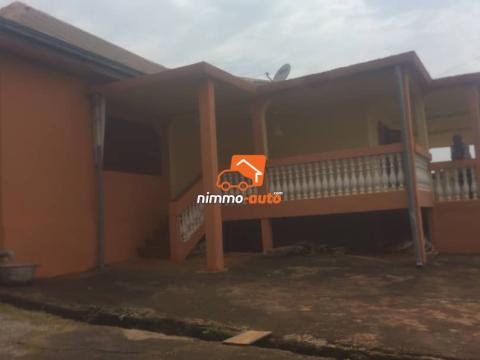Grande Villa 5Chambres à vendre à Ekoudoum