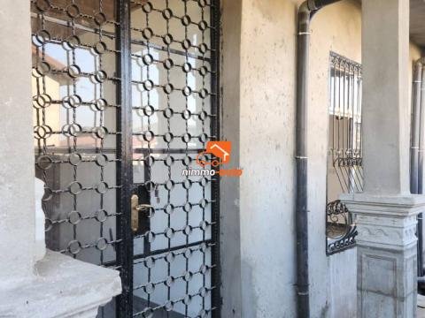 IMMEUBLE R+1 A VENDRE A BOMONO