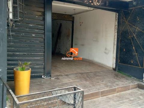 Boutique à louer à Akwa nord
