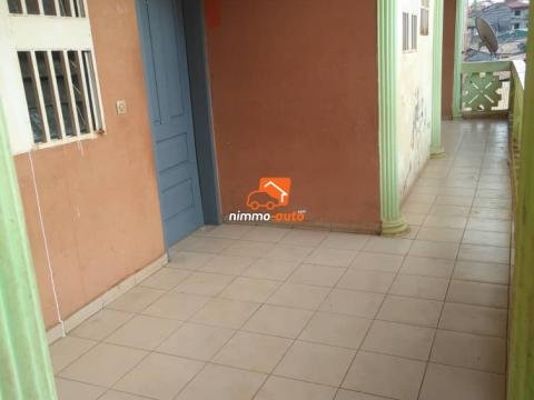 Studio à louer à Biyemassi (Superette)