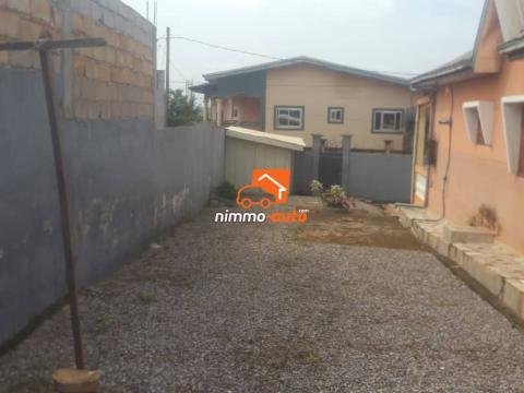 Jolie villa à louer à Ekoumdoum