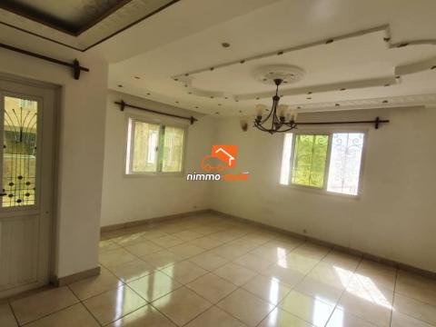 Appartement haut standing à louer à Nsimeyong Shell