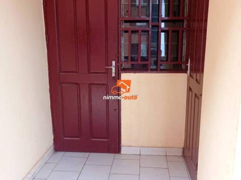 Studio moderne à louer à Odza Happy