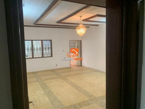 Villa à louer à Nkolfoulou