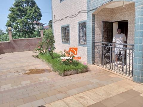 Studio moderne et staffer bien propre avec 2douches à louer à Fougerolles