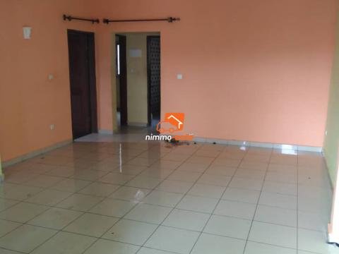 Appartement bien propre à louer à Simbock