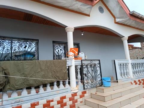 Demi duplex à vendre à Odza Auberge bleue