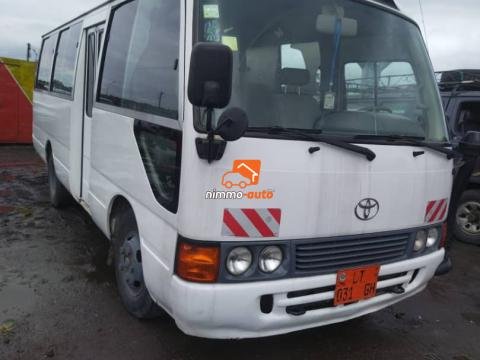 Coaster climatisé 35 places à louer à Douala