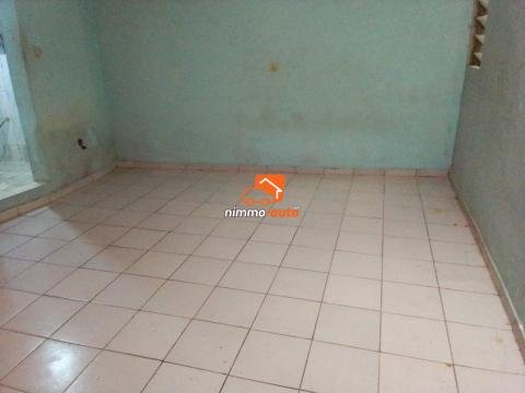 Chambre à louer à Beedi