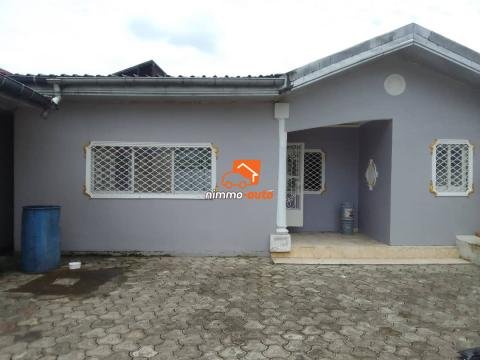 Très belle et grande villa à louer à Bonamoussadi