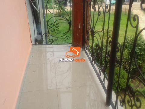 Appartement moderne nouvellement construit à Bonamoussadi