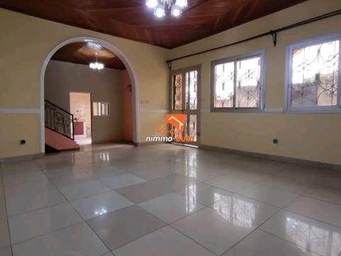 Duplex haut standing à louer à Jouvence