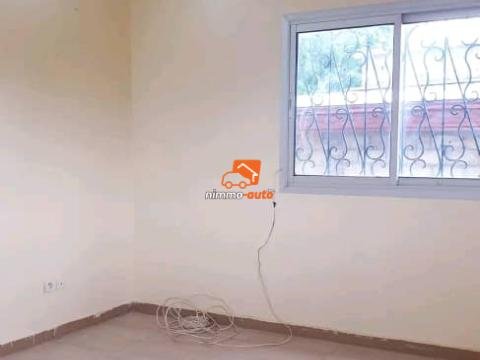 Studio moderne à louer à Simbock Etokoss