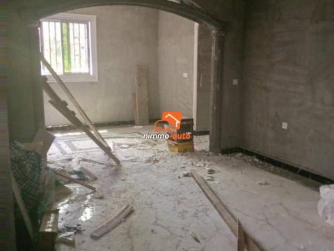 Plusieurs appartements nouvellement construits à louer à Emana Lycée