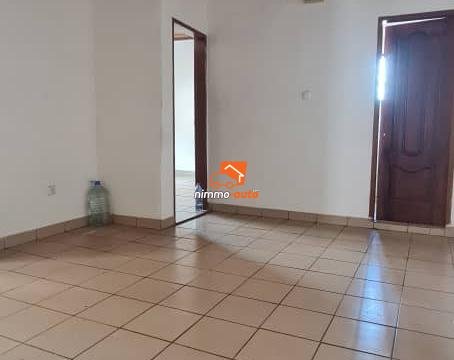 Incroyable studio moderne situé à Jouvence bordure de route