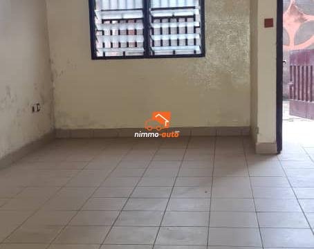 Studio moderne à louer à Biyemassi Somatel