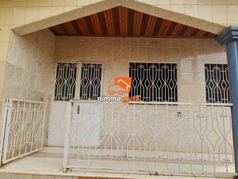 Villa avec dépendance à vendre à Nsimeyong