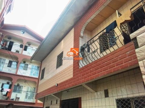 Immeuble à usage commercial à vendre à Douala Cité des Palmiers