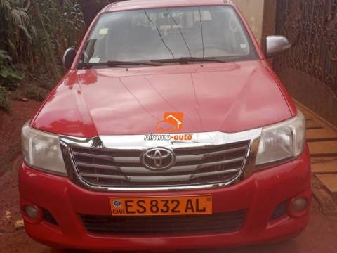 Pick up Toyota en parfait état à louer à Yaoundé