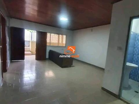 Une grande villa à louer à Biyemassi Lycée