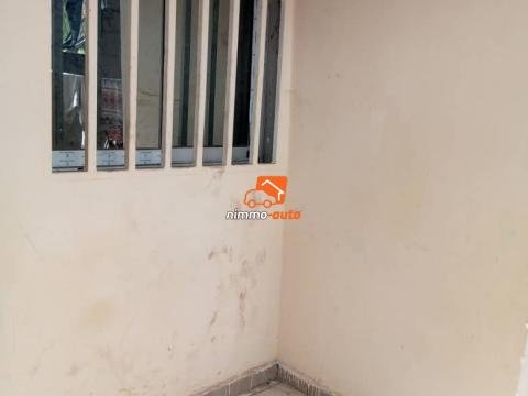 Studio moderne à louer à Simbock