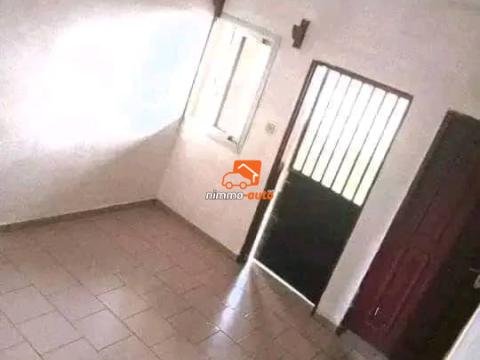 Studio moderne à louer à Eleveur