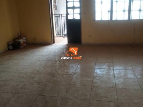 Appartement moderne individuel à louer à Biyemassi superette
