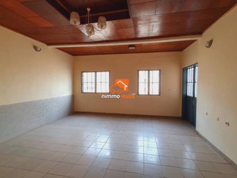 Villa bien propre et spacieuse à louer à Messassi