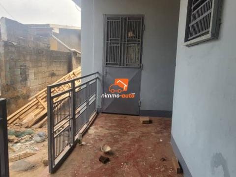Appartement moderne à louer à Biyemassi derrière Niki
