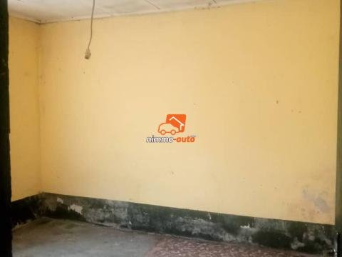 Appartement simple à louer à PK10