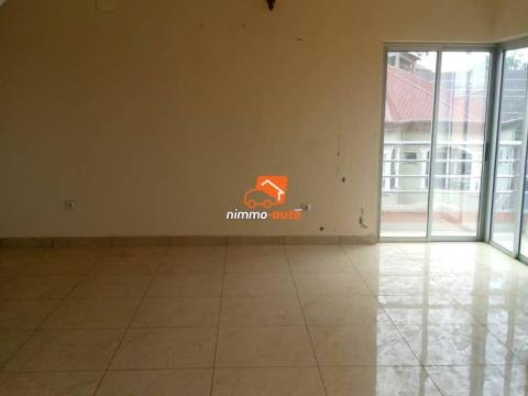 Plusieurs appartements haut standing à Nsimeyong terre rouge