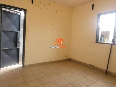 Studio moderne sans coin cuisine à louer à Tamtam